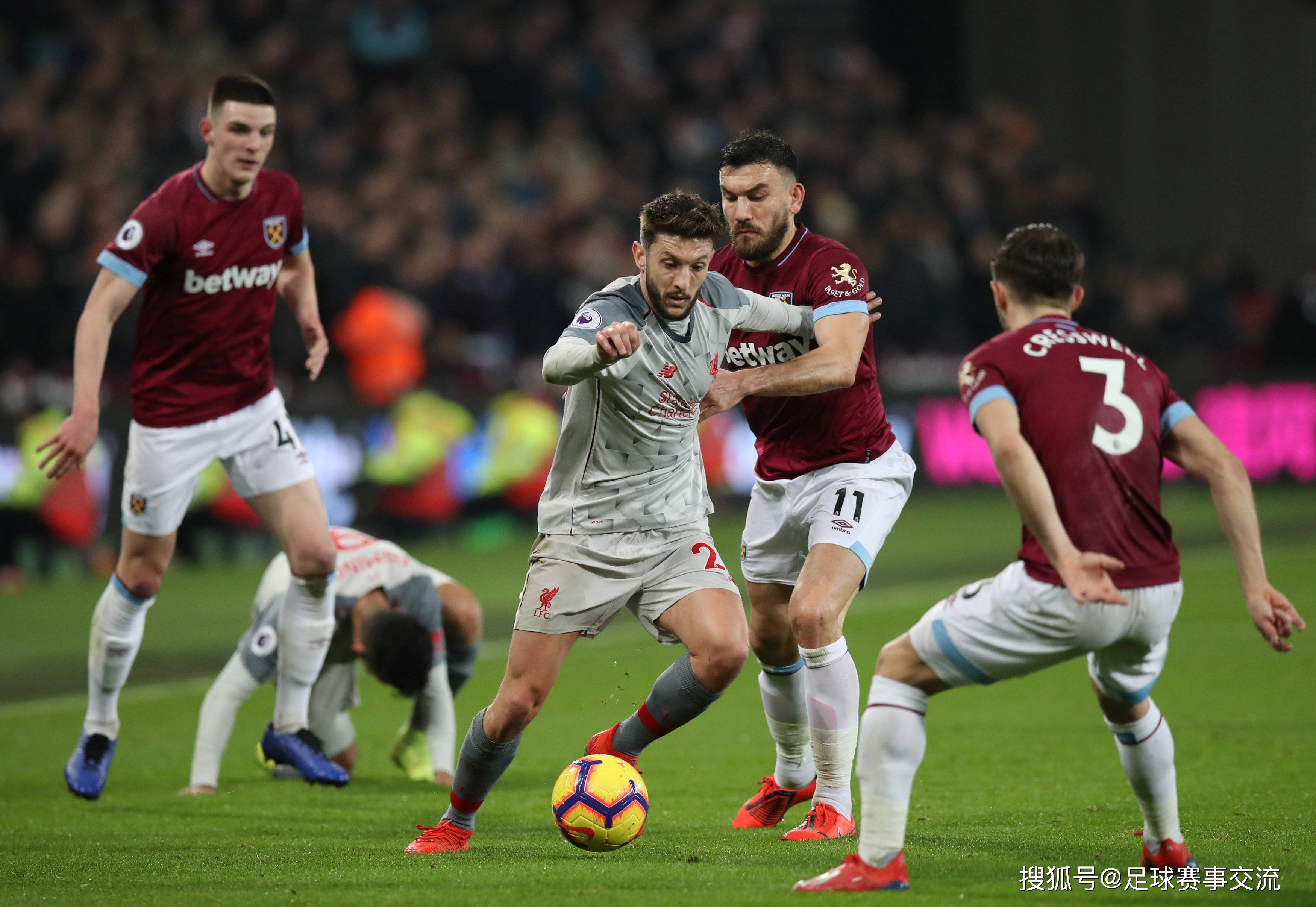 记者：曼联冬窗曾和那不勒斯谈妥奥斯梅恩，但球员选择留土超